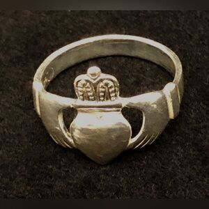 Classic Irish Claddagh Ring, Silver.